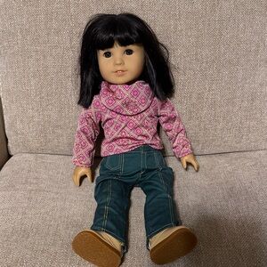 Retired - American Girl - Ivy - Doll in Pink Diamond Top and Teal Jeans